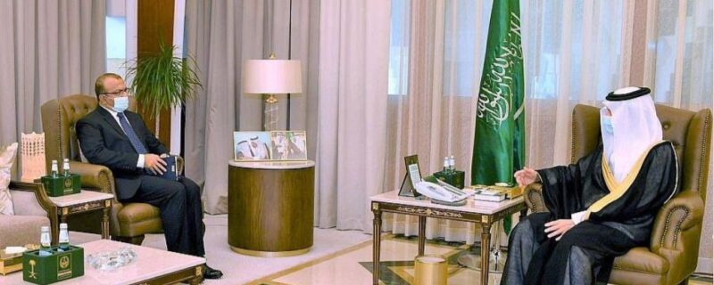 Pakistan's Ambassador to Saudi Arabia Lieutenant General (retd) Bilal Akbar called on Prince Saud bin Naif bin Abdulaziz, Governor of the Eastern Region.