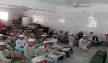 جامع مسجد انوار عطار گلستان جوہر کراچی کے خطیب اور حفظ قران بچوں کی دینی تعلیم کی ترویج و ترقی کے بچوں کا حفظ قران اور ناظرہ کی