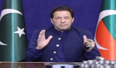 پوری قوم آئین، جمہوریت اور قانون کی حکمرانی کے دفاع کیلئے سڑکوں پر نکلنے کیلئے تیار رہے۔سابق وزیر اعظم عمران خان