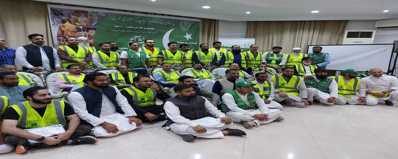 پاکستان حج رضاکاربہترین خدمات سرانجام دے رہے، قونصل جنرل خالد مجید