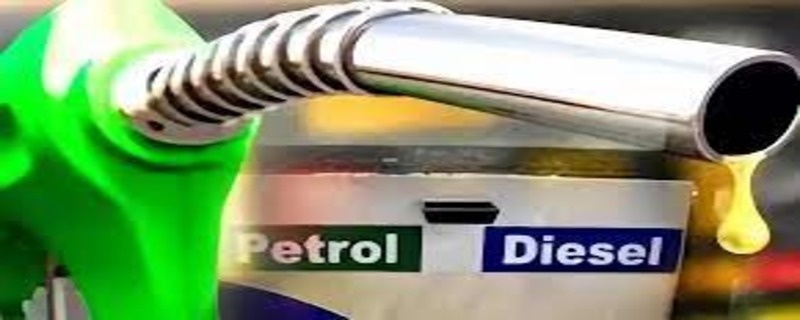 پیٹرولیم مصنوعات کی قیمتیں 15 روز کے بجائے 7 روز بعد تبدیل کرنےکا پلان تیار