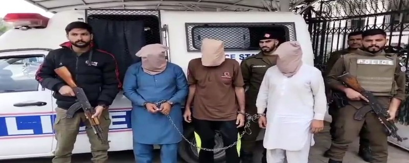 لوٹنے والا گینگ سیالکوٹ پولیس کے شکنجے میں ساڑھے اکیس لاکھ روپے مال مسروقہ و ناجائز اسلحہ برآمد