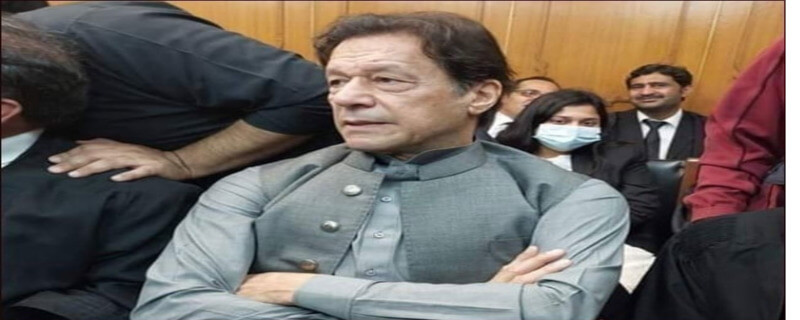 سابق وزیراعظم پاکستان عمران خان کی ممکنہ حراست فوجی عدالتوں کو دینے کیخلاف لاہور ہائیکورٹ میں درخواست دائر