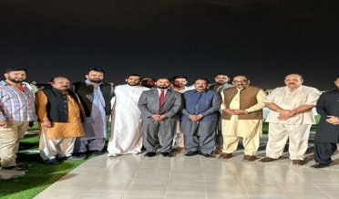 سعودی عرب جدہ کے معروف بزنس مین ملک عمر فاروق کی سالگرہ کے موقع پر معروف بزنس مین سردار تیمور ڈوگر کی جانب سے خصوصی پر وقار تقریب