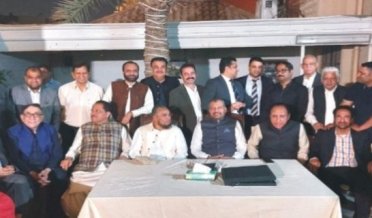 ممتاز بزنس مین چوہدری بشیر کی جانب سے سابق مارکیٹنگ مینجر پی آئی اے ارشد شیخ کے اعزاز میں الوداعی تقریب کا انعقاد