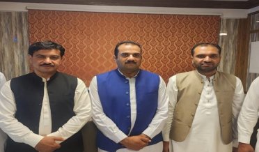 سردار طلعت محمود کی طرف سے ریاض کے مقامی ہوٹل میں صحافی بھائیوں کے اعزاز میں پر تکلف عشائیہ کا اہتمام کیا گیا