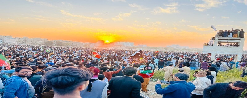 عوام نے باہر نکل کر ثابت کیا ہے قوم عمران خان کے ساتھ کھڑی ہے