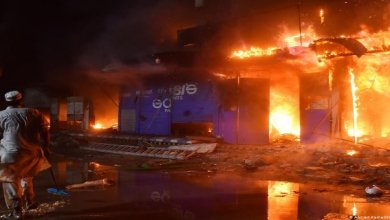 کراچی سانحہ گل پلازہ: ملبے تلے دبے افراد کی تلاش میں کارروائی تیز، ہلاکتیں 31 تک پہنچ گئیں